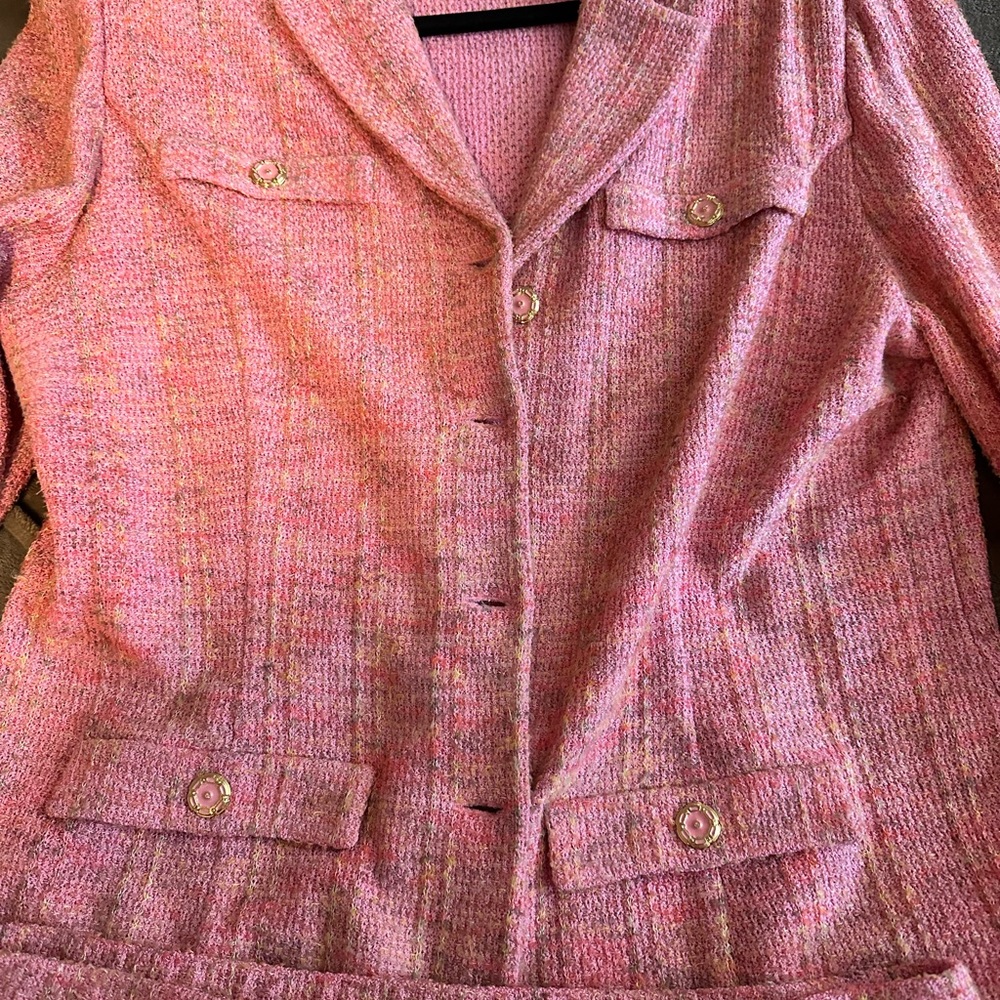 St John 14 skirt suit! Normal wear, good condition